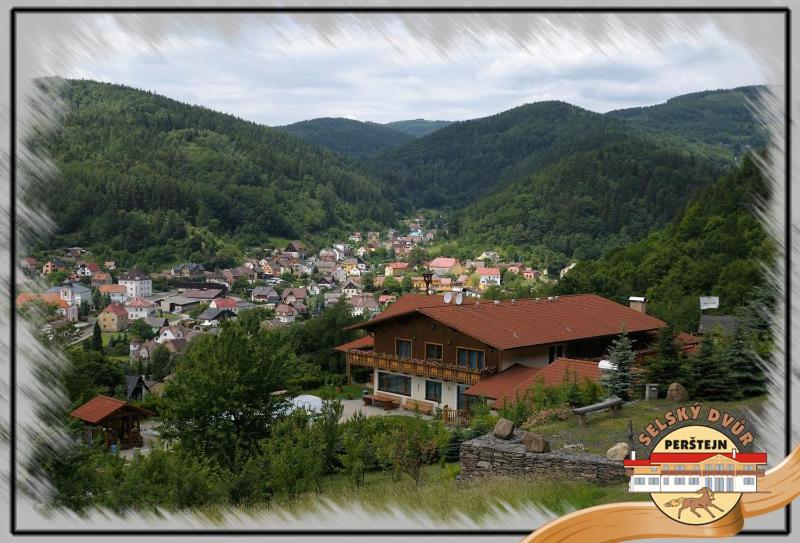 Selsky Dvur Perstejn Hotel Exterior photo
